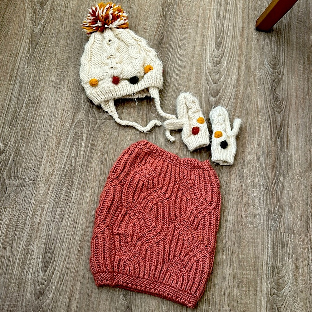 Zara kids neck warmer hat and gloves set